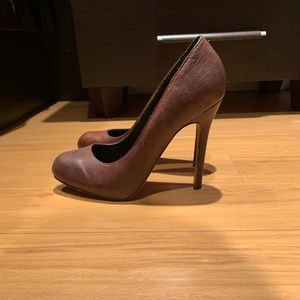 Dolce Vita Brown Leather Round Toe Pump